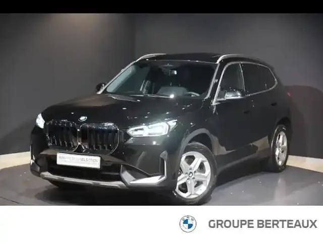 Saphirschwarz métal Occasion 2024 BMW X1 Comfort Edition SUV | 43 990 € (Bon prix) - Image 1/4