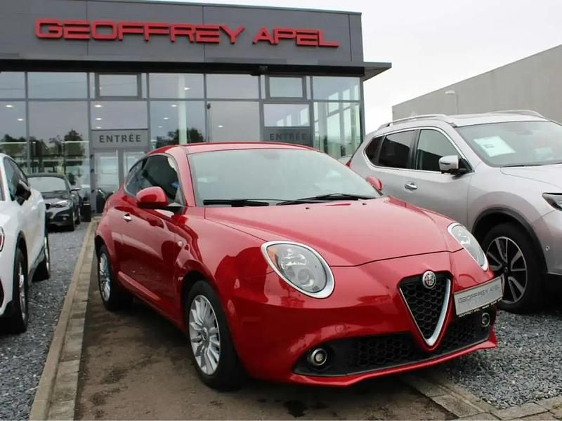 Rouge Utilisé 2018 Alfa Romeo MiTo Citadine | 11 900 € - Image 1/4