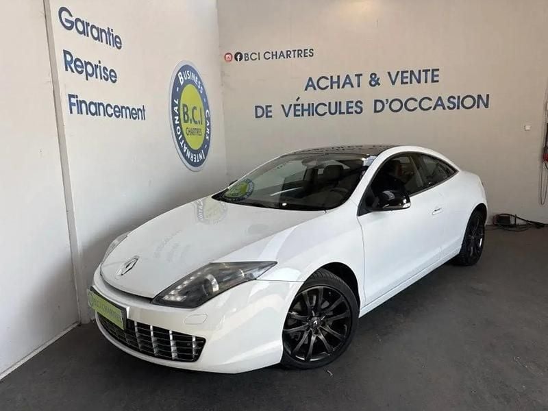 Blanc Occasion 2012 Renault Laguna III Dynamique Coupé | 11 390 € - Image 1/4