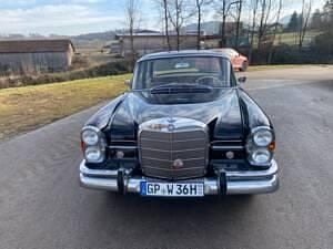 Noir Occasion 1970 Mercedes 220 SE Coupé | 48 000 € - Image 1/4