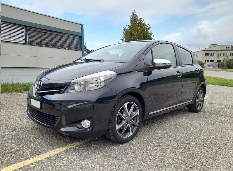 Utilisé 2014 Toyota Yaris Berline | 6 300 € (Prix juste) - Image 1/4