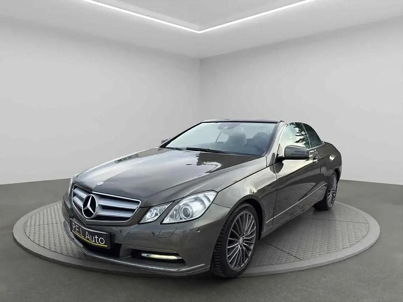 Vert Occasion 2011 Mercedes E200 Cabriolet | 14 990 € - Image 1/4