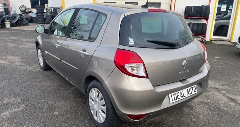 Occasion Renault Clio III Dynamique 90 ch (66 kW) 2011 Citadine