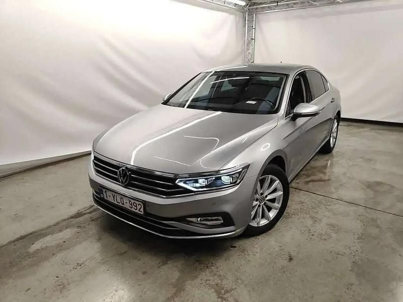 Argent Occasion 2020 VW Passat Elegance Berline | 20 990 € (Bon prix) - Image 1/2