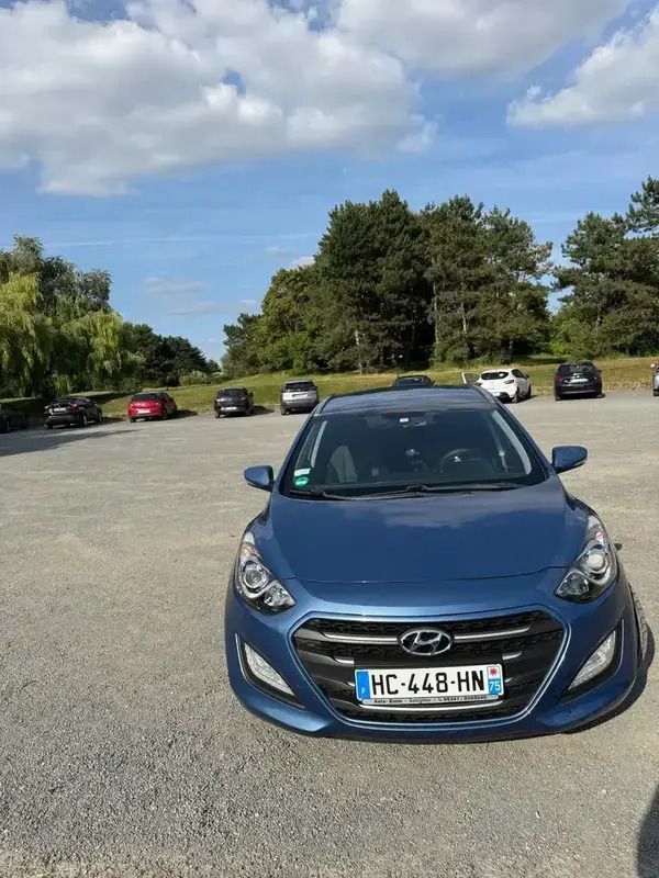 Utilisé 2015 Hyundai i30 Trend Berline | 7 990 € (Super prix) - Image 1/4