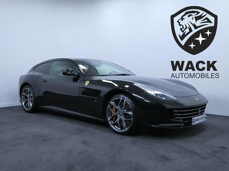 Noir Utilisé 2018 Ferrari GTC4Lusso Coupé | 189 900 € - Image 1/4