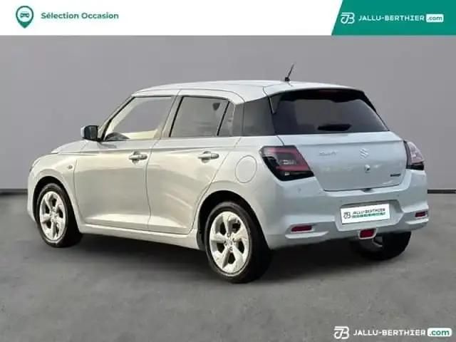 Occasion Suzuki Swift 2024 Pure white pearl métallisé Berline