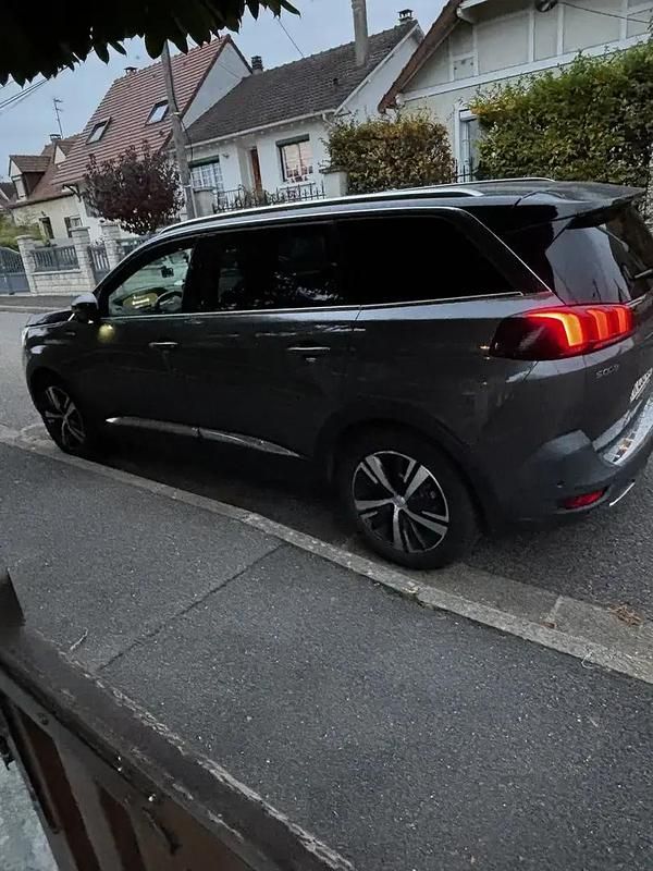 Gris Utilisé 2019 Peugeot 5008 S Monospace | 21 900 € (Prix juste) - Image 1/4