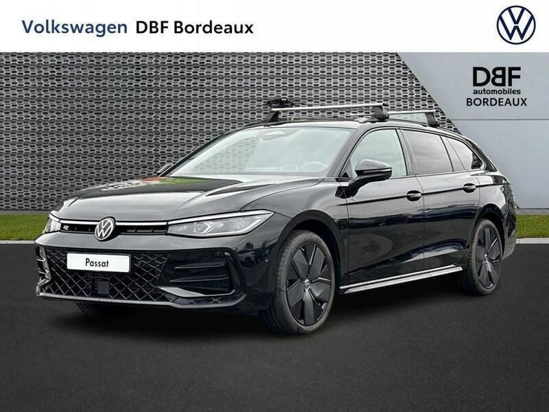 Noir Utilisé 2024 VW Passat R Coupé | 42 900 € - Image 1/3