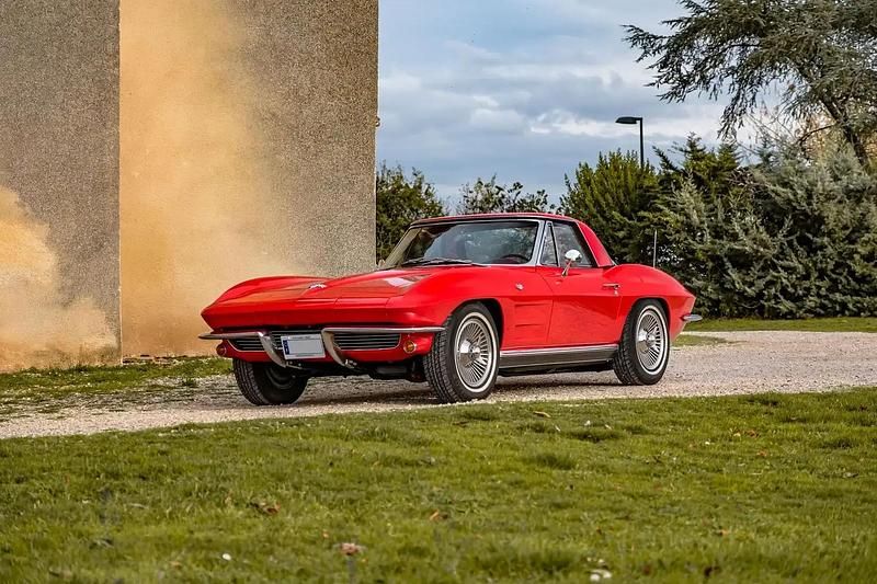 Rouge Occasion 1963 Chevrolet Corvette Cabriolet | 79 900 € - Image 1/4
