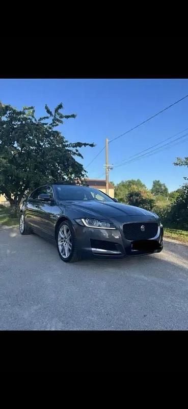 Utilisé 2016 Jaguar XF Prestige Berline | 16 000 € (Prix juste) - Image 1/4