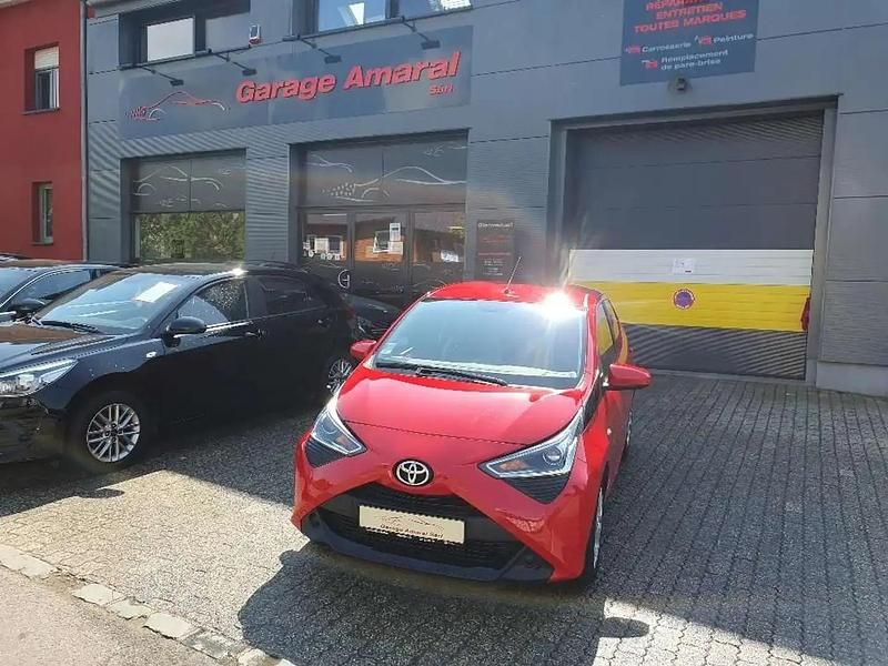Rouge Utilisé 2022 Toyota Aygo X-play Citadine | 13 980 € (Prix cher) - Image 1/4