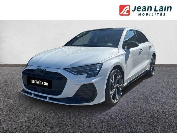 Blanc Utilisé 2025 Audi A3 e-tron S-Line Citadine | 49 500 € - Image 1/4