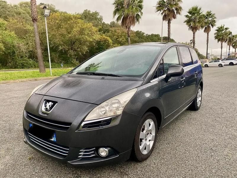 Utilisé 2010 Peugeot 5008 Monospace | 2 990 € (Prix juste) - Image 1/4