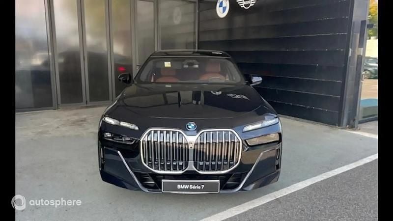 Utilisé 2024 BMW 750e M Sport Berline | 117 990 € (Prix cher) - Image 1/4