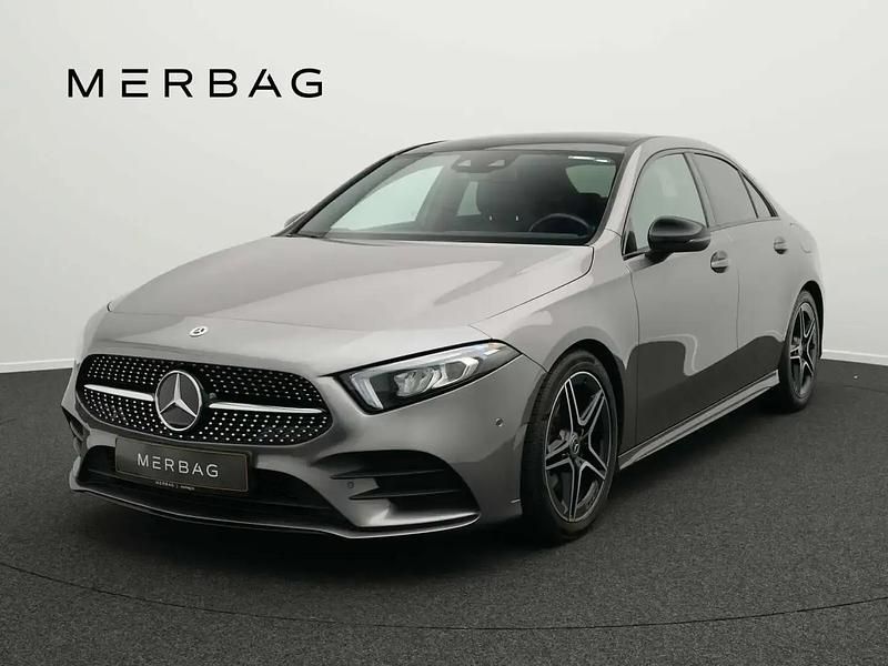 Gris Occasion 2021 Mercedes A200 AMG line Berline | 29 990 € (Prix assez cher) - Image 1/4