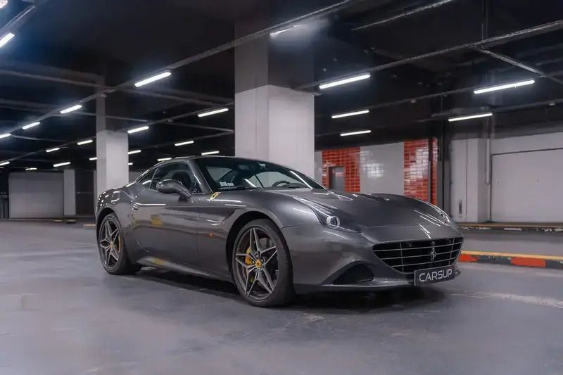 Gris Utilisé 2017 Ferrari California Berline | 164 000 € - Image 1/4