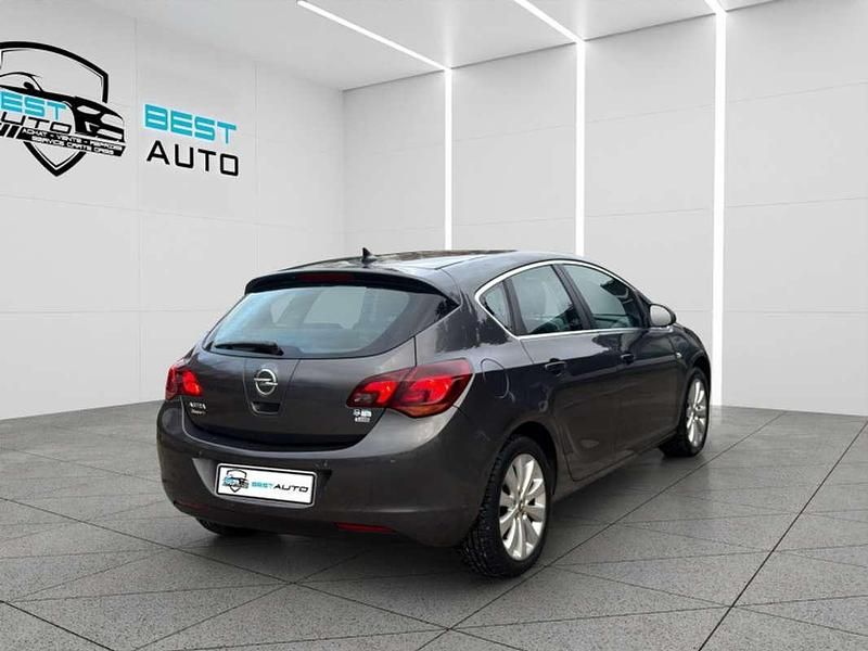 Occasion Opel Astra Cosmo 122 ch (89 kW) 2011 Gris Berline