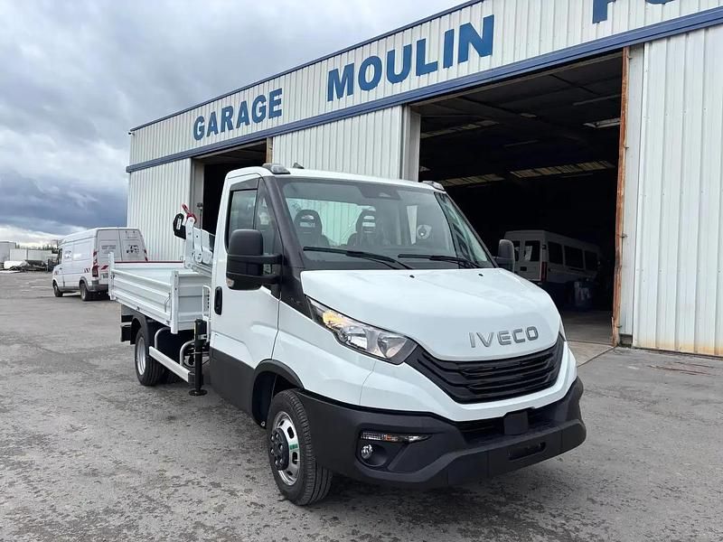 Blanc Nouvelle 2025 Iveco Daily Van | 69 600 € - Image 1/4