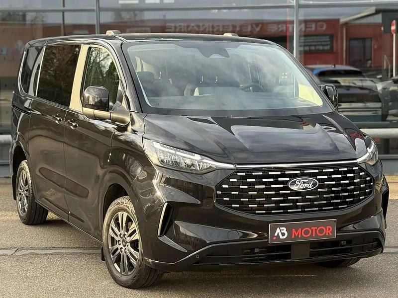 Noir Occasion 2024 Ford Tourneo Titanium X Monospace | 52 990 € (Prix assez cher) - Image 1/4