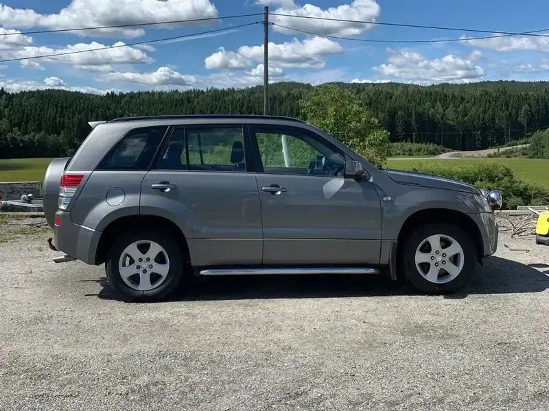 Gris Utilisé 2006 Suzuki Grand Vitara SUV | 3 499 € - Image 1/4