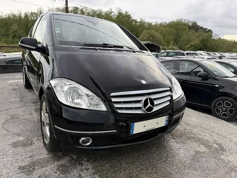 Noir Occasion 2010 Mercedes A180 Avantgarde Monospace | 3 990 € (Prix juste) - Image 1/4