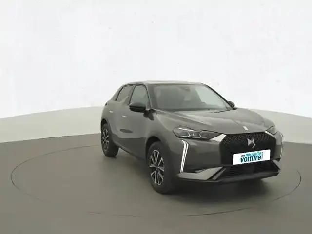 Occasion DS Automobiles DS3 Bastille 100 ch (73 kW) 2024 Gris Citadine