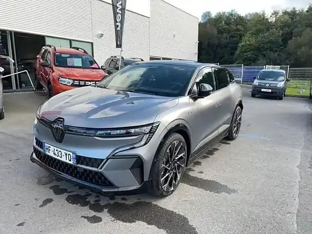 Gris schiste satin / toit noir étoilé Occasion 2025 Renault Mégane Berline | 42 990 € - Image 1/4