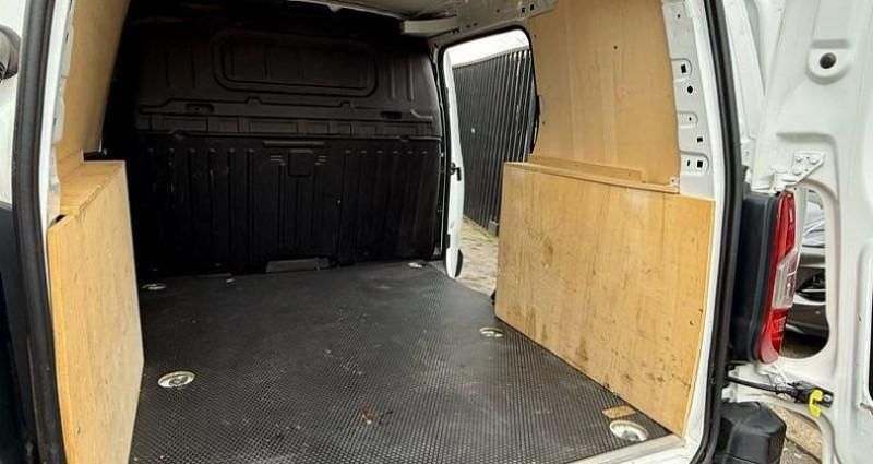 Image 3/4