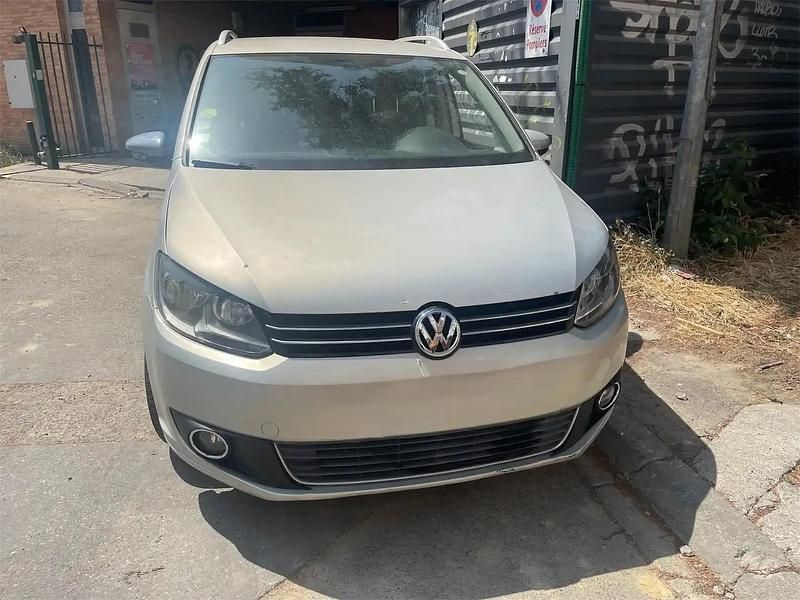Utilisé 2011 VW Touran Monospace | 5 000 € (Prix juste) - Image 1/4