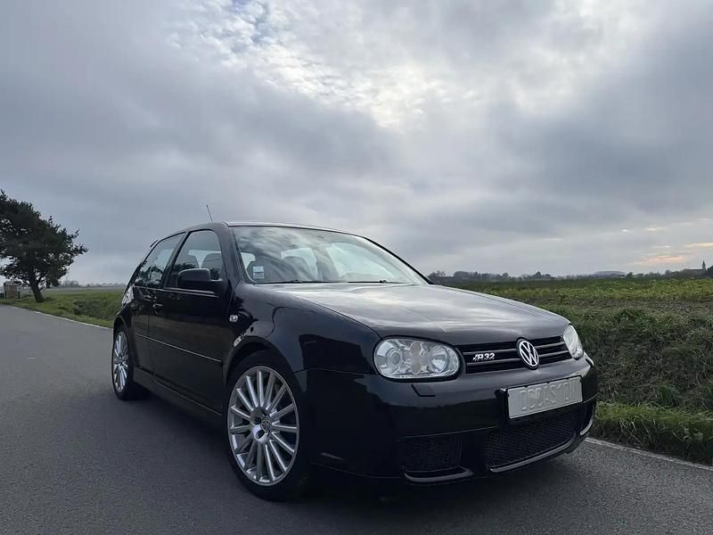 Noir Occasion 2002 VW Golf R Berline | 26 900 € - Image 1/4