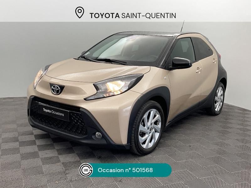 Beige Utilisé 2022 Toyota Aygo X Design SUV | 15 690 € - Image 1/4