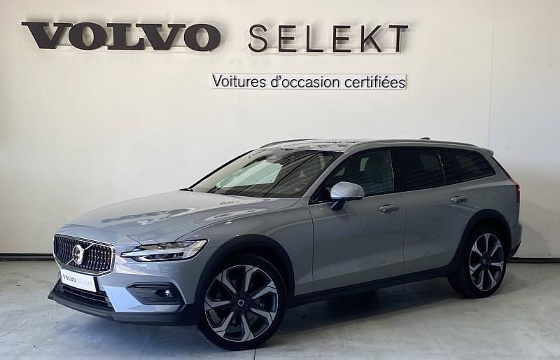 Utilisé 2023 Volvo V60 CC Pro Break | 41 900 € - Image 1/4