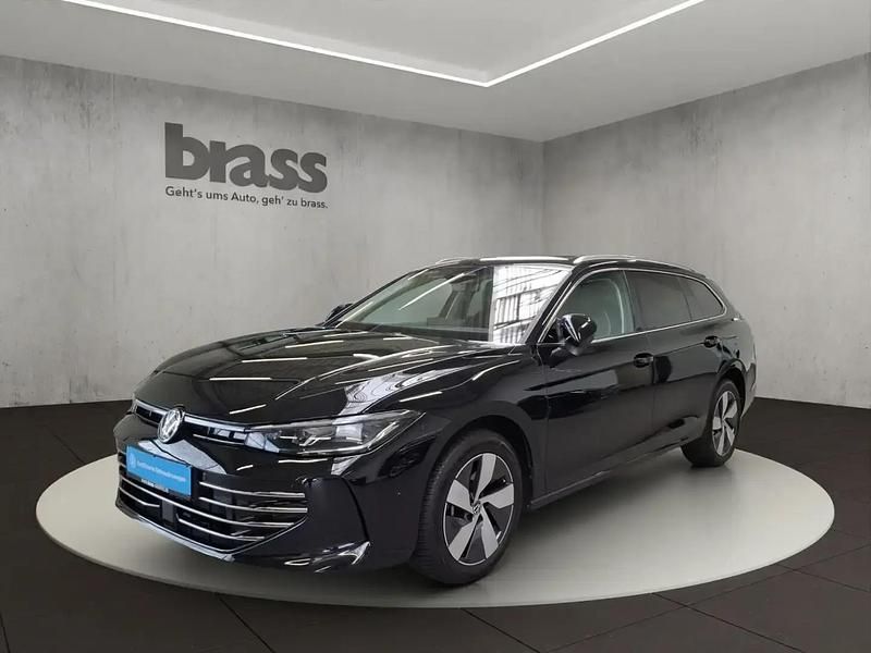 Noir Utilisé 2024 VW Passat Elegance Break | 47 400 € - Image 1/4