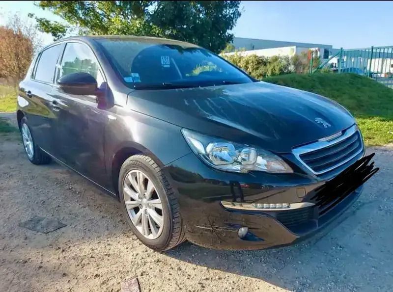 Utilisé 2016 Peugeot 308 Style Berline | 5 500 € (Prix assez cher) - Image 1/4