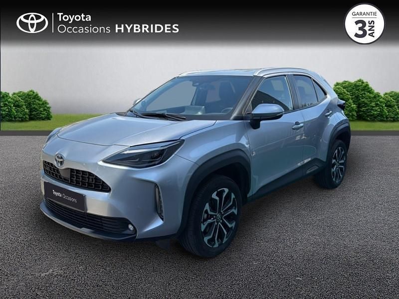 Gris Occasion 2022 Toyota Yaris Hybrid Design SUV | 21 490 € (Bon prix) - Image 1/4