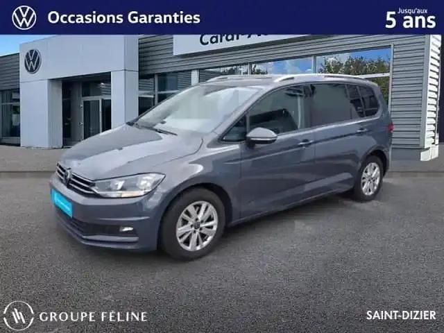 Gris dauphin métallisée Occasion 2024 VW Touran Life Monospace | 31 990 € (Bon prix) - Image 1/4