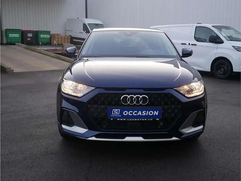 Bleu Utilisé 2024 Audi A1 Business Berline | 24 512 € - Image 1/4