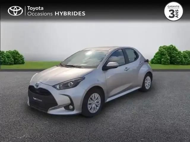 Gris Occasion 2024 Toyota Yaris Hybrid Business Edition Berline | 18 290 € (Super prix) - Image 1/4
