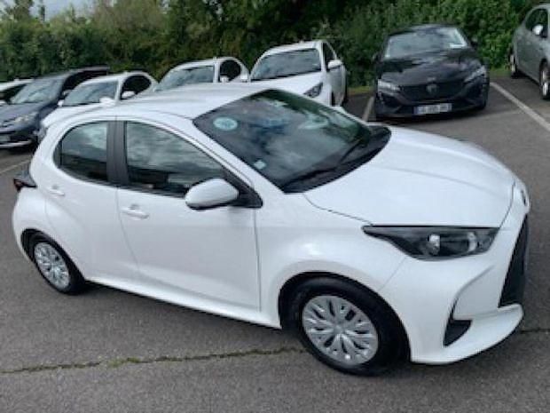 Blanc Utilisé 2023 Toyota Yaris Hybrid | 18 980 € (Super prix) - Image 1/4