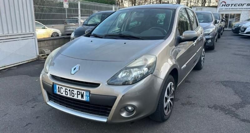 Occasion 2009 Renault Clio III Dynamique Citadine | 3 990 € (Prix juste) - Image 1/4