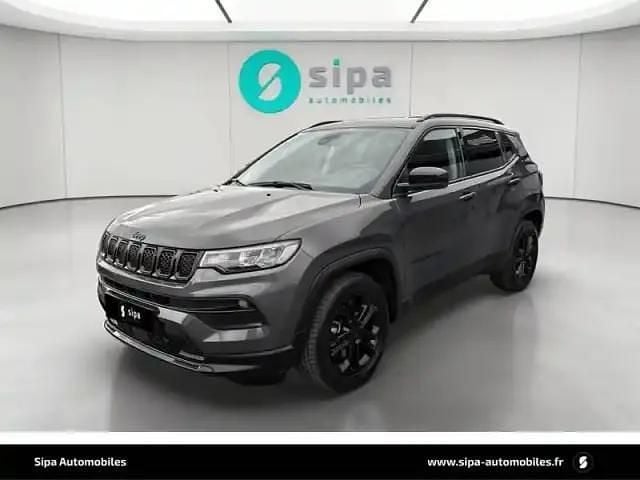 Graphite gray Occasion 2022 Jeep Compass Night Eagle SUV | 24 490 € (Prix juste) - Image 1/4