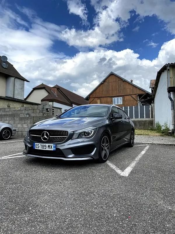 Utilisé 2015 Mercedes CLA220 Shooting Brake Break | 13 500 € (Prix assez cher) - Image 1/4