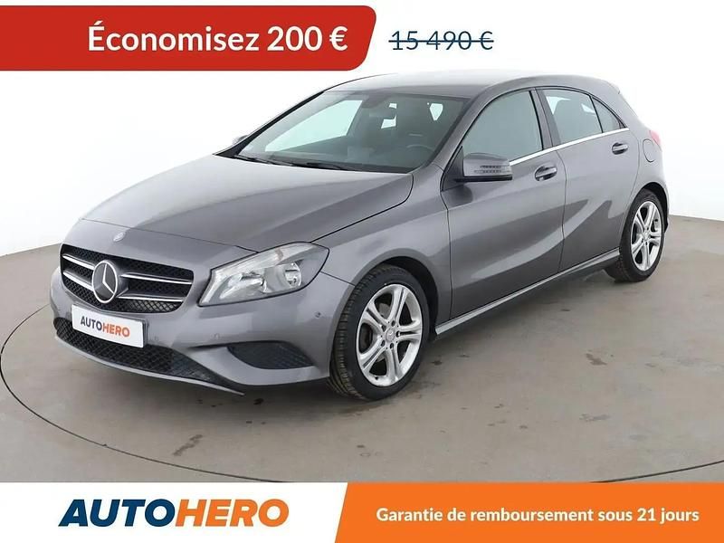 Gris Occasion 2015 Mercedes A180 Berline | 15 290 € (Prix juste) - Image 1/2