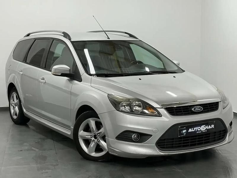 Argent Utilisé 2010 Ford Focus Berline | 2 450 € (Bon prix) - Image 1/4