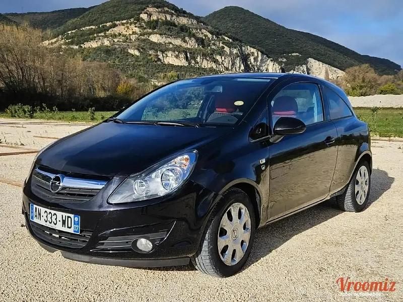 Rouge Occasion 2010 Opel Corsa Edition Citadine | 4 490 € (Prix juste) - Image 1/4