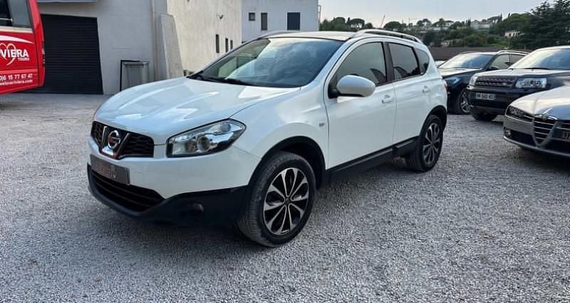 Blanc Utilisé 2011 Nissan Qashqai Tekna SUV | 8 900 € (Prix juste) - Image 1/4
