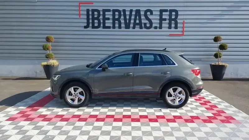 Utilisé 2019 Audi Q3 Design SUV | 22 599 € (Prix juste) - Image 1/4