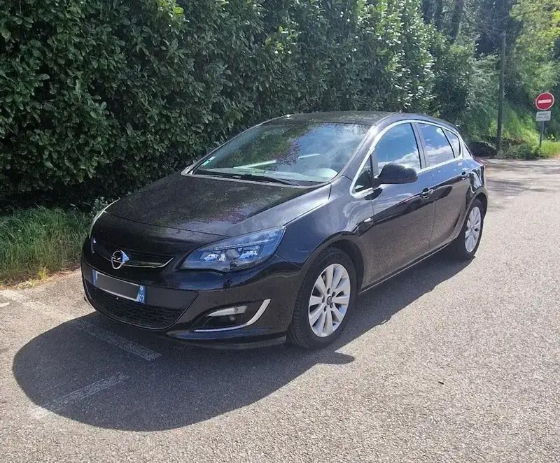 Noir Utilisé 2014 Opel Astra Cosmo Berline | 7 900 € - Image 1/4
