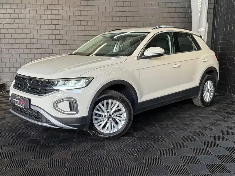 Gris Utilisé 2024 VW T-Roc Life SUV | 27 682 € (Prix juste) - Image 1/4